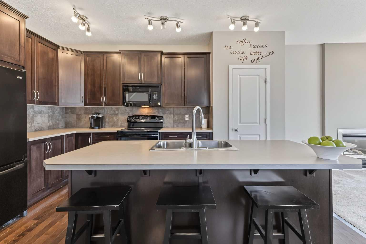 13 Panora View NW