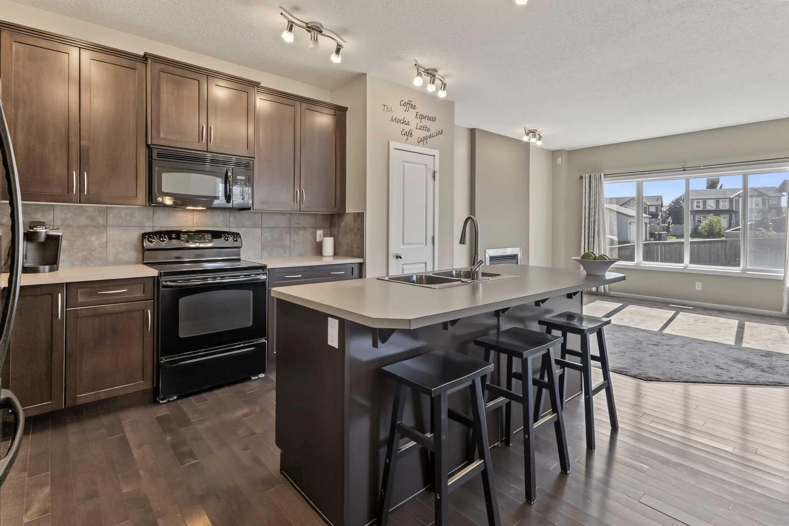13 Panora View NW
