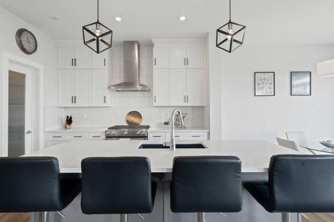 139 Creekstone Way SW Calgary AB T2X 4P9