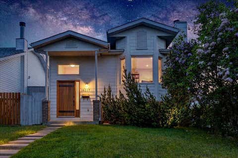 Photo of 16207 Shawfield Drive SW, Calgary, AB T2Y 2V7 (MLS # A2317031)