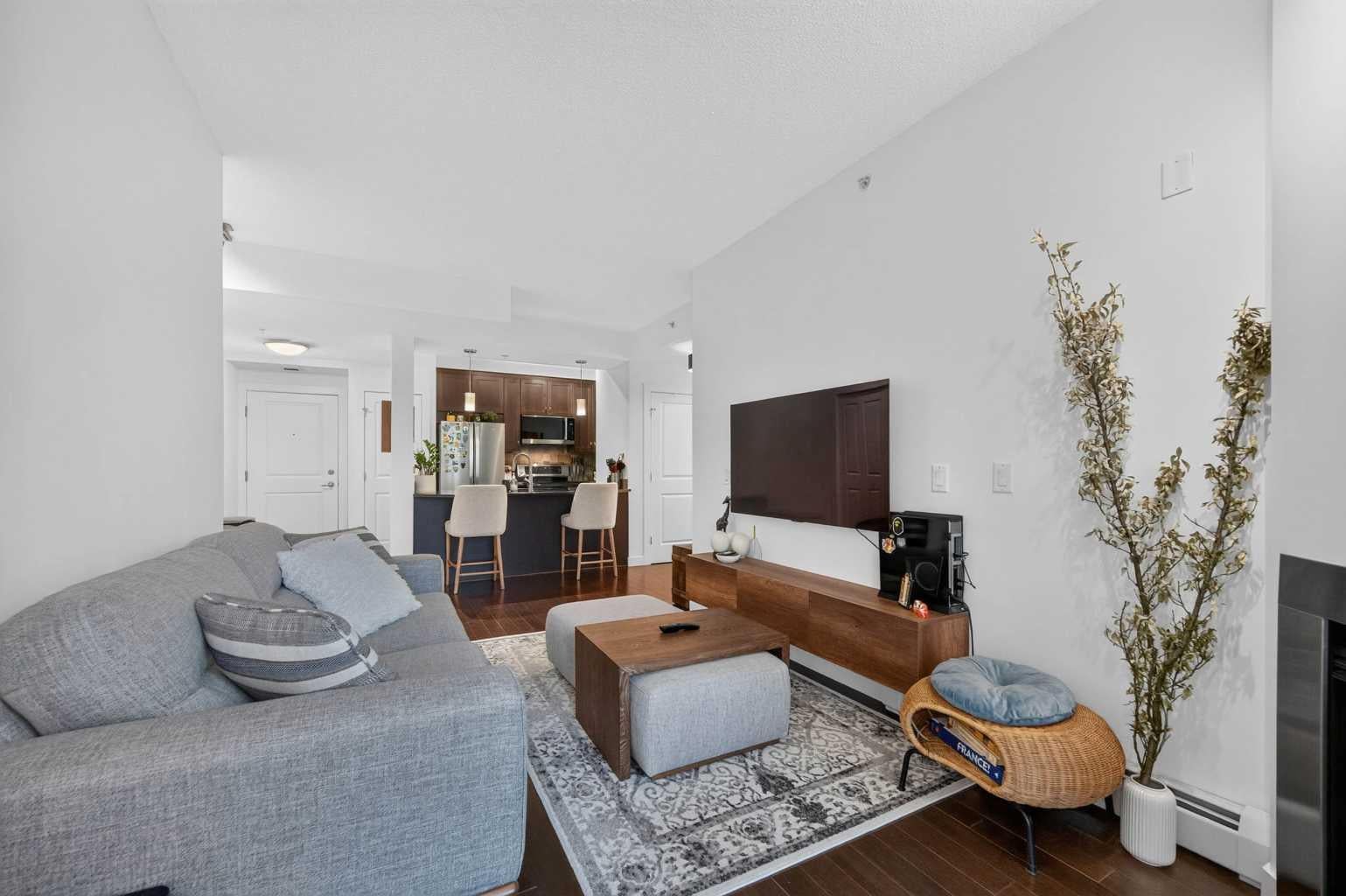108 25 Avenue SW 402