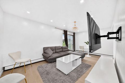 Photo of 4328 4 Street NW #201, Calgary, AB T2K 1A2 (MLS # A2323603)