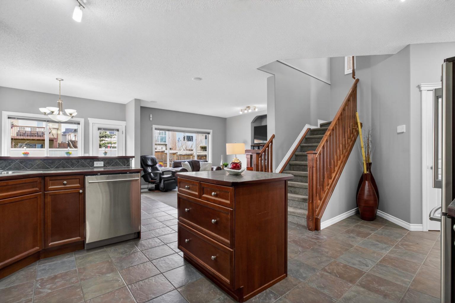 98 Evanscove Circle NW