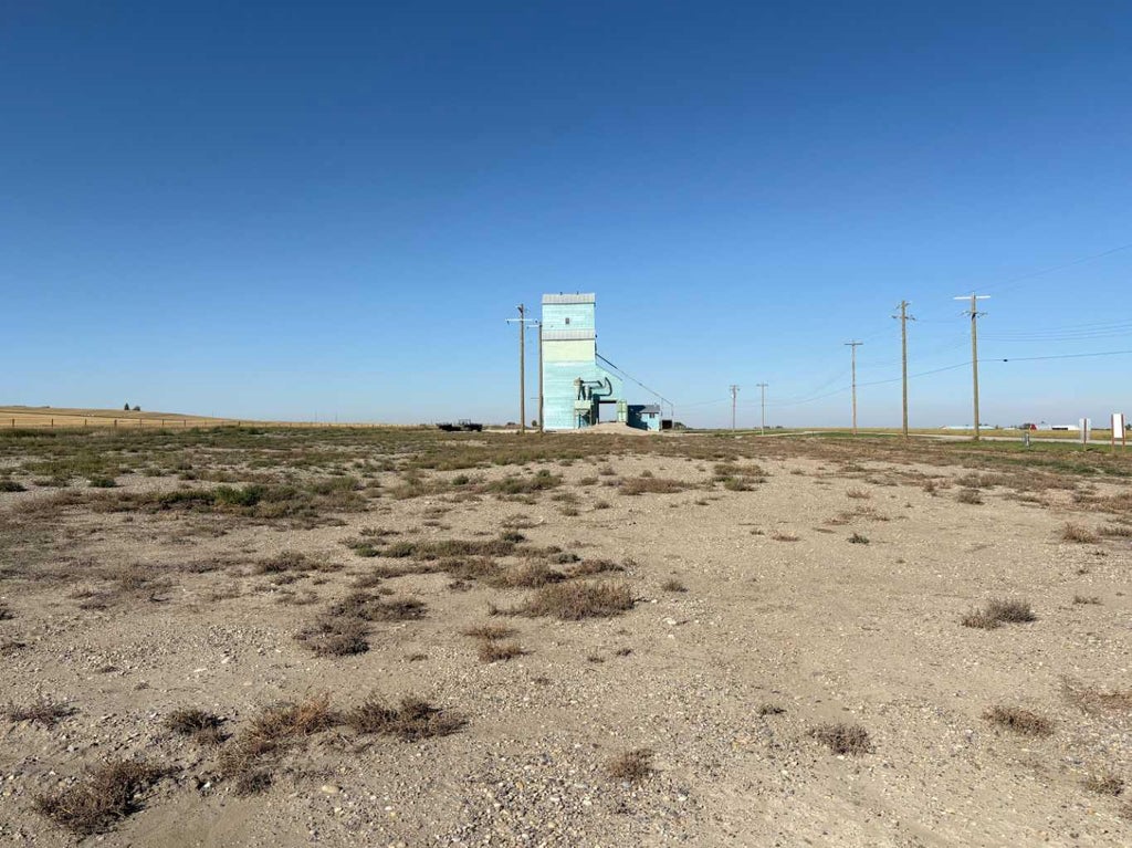 Photo of 0 Railway (#5) Avenue W, Arrowwood, AB T0L 0B0 (MLS # A2348163)
