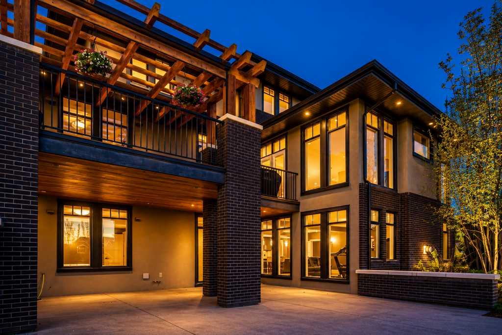 16 Spring Valley Way SW