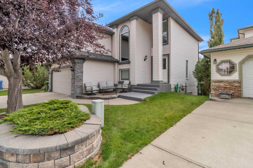 Photo of 7 Tuscarora Point NW, Calgary, AB T3L 2B8 (MLS # A2345373)