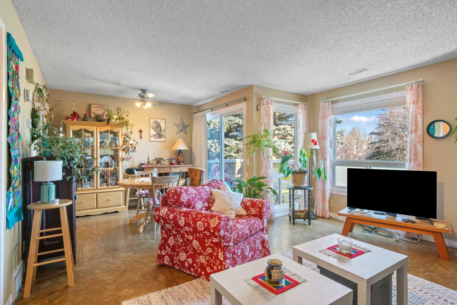 200 Shawnessy Drive SW 43