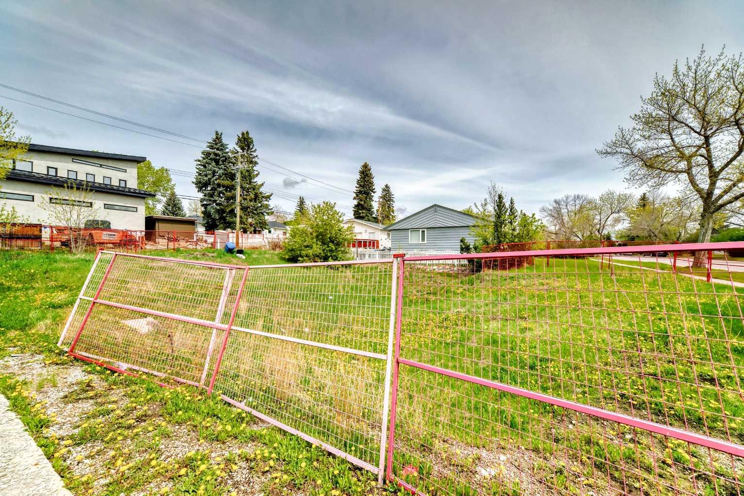 521 Northmount Drive NW