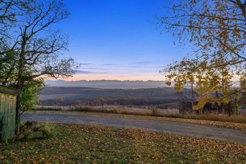 64243 306 Avenue W Rural Foothills County AB T1S 1A2