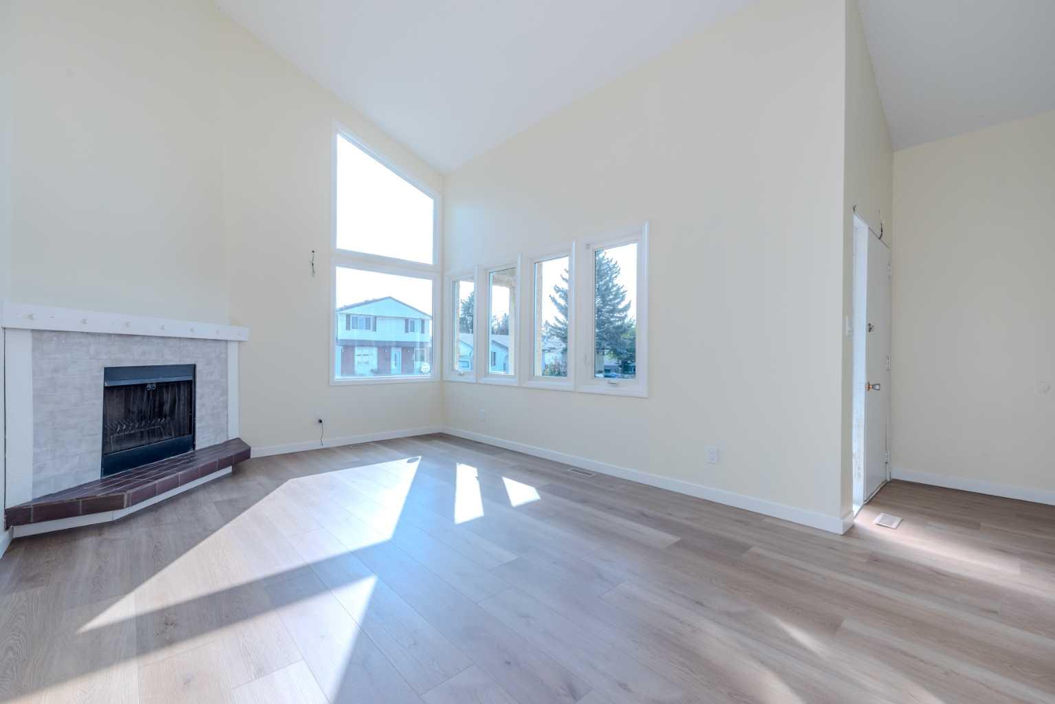 301 Fonda Way SE