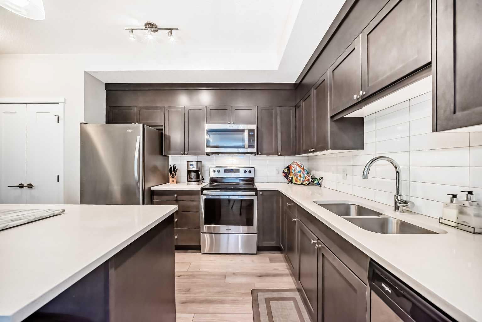 30 Shawnee Common SW 402