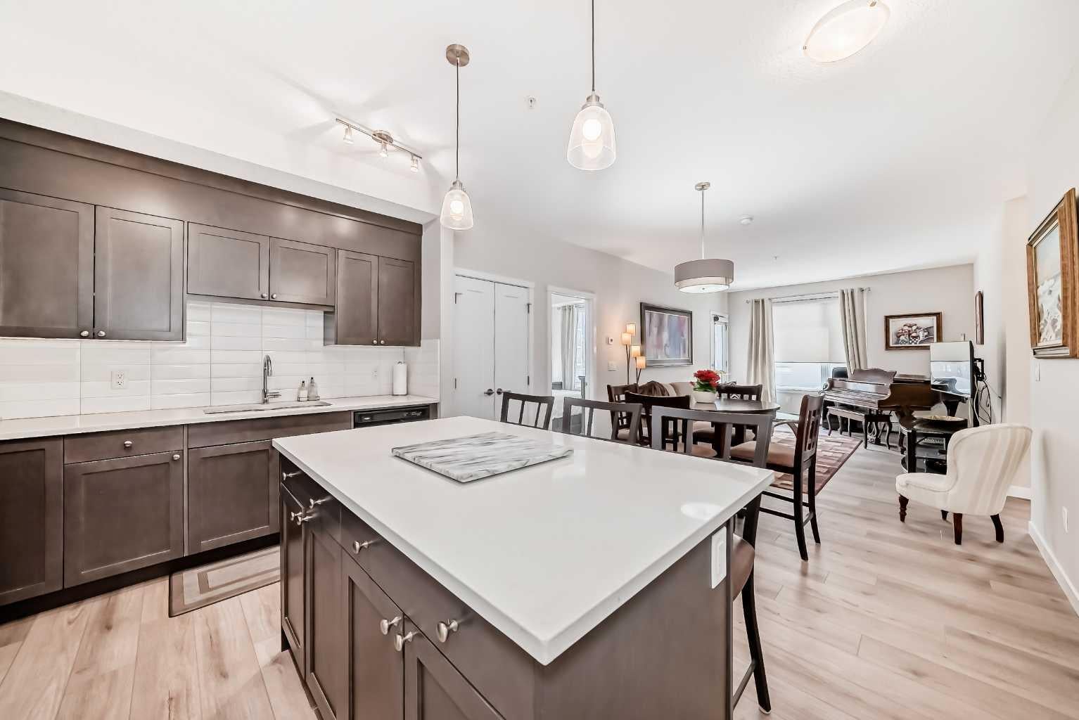 30 Shawnee Common SW 402