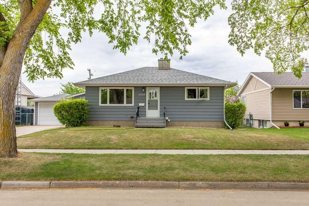 Photo of 5709 49 Avenue, Lacombe, AB T4L 1M4 (MLS # A2316152)