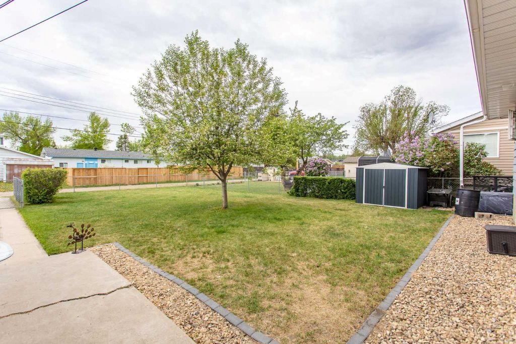 Photo of 5709 49 Avenue, Lacombe, AB T4L 1M4 (MLS # A2316152)