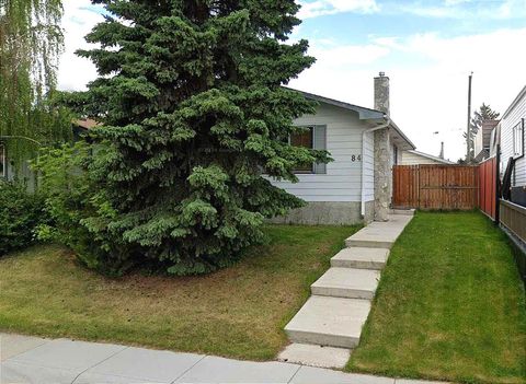 Photo of 84 Maranda Close NE, Calgary, AB T2A 3E8 (MLS # A2262572) Photo of 84 Maranda Close NE, Calgary, AB T2A 3E8 (MLS # A2262572)