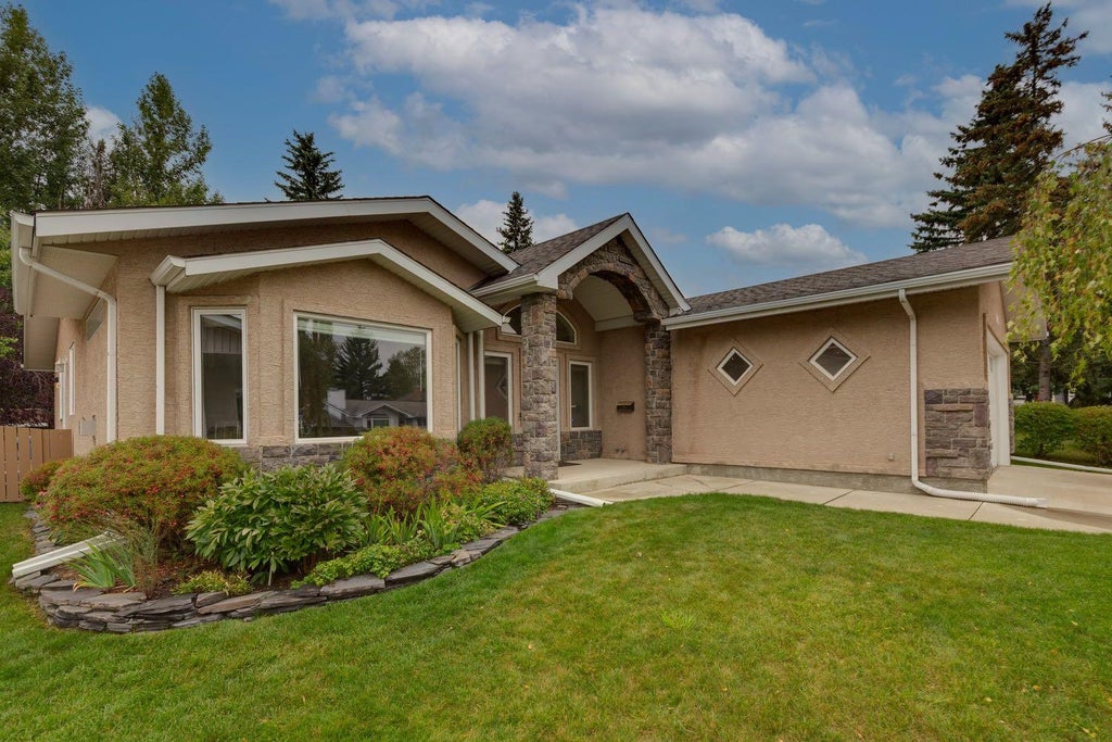 Photo of 5815 Dalhousie Drive NW, Calgary, AB T3A 1T2 (MLS # A2342059)