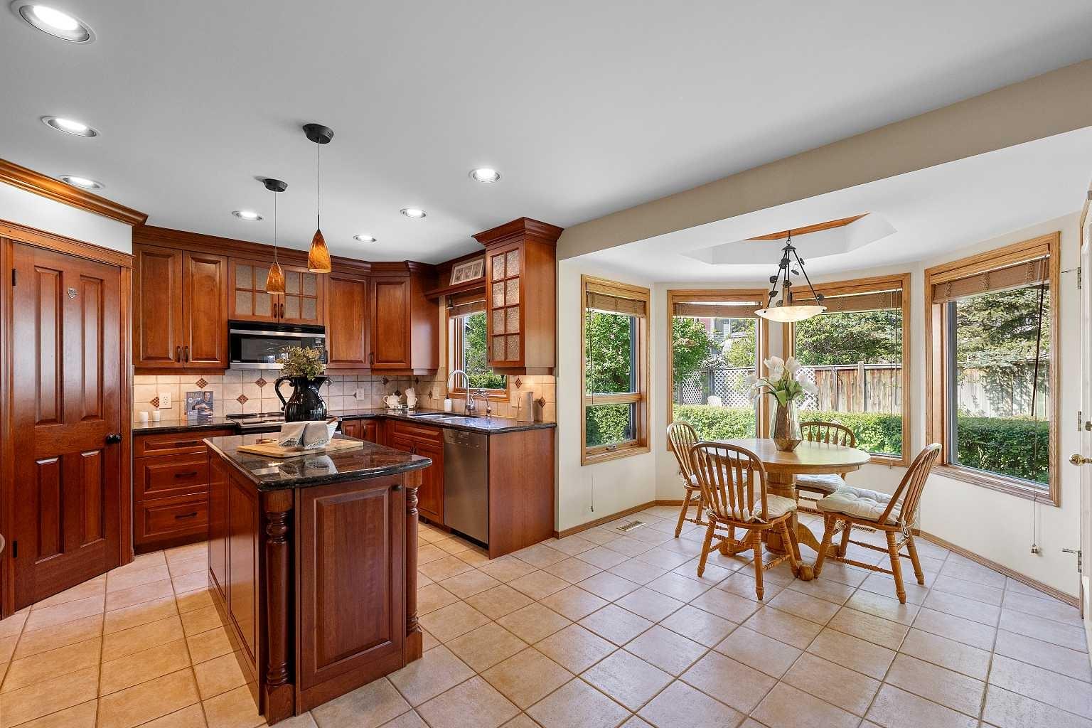 240 MILLVIEW Place SW