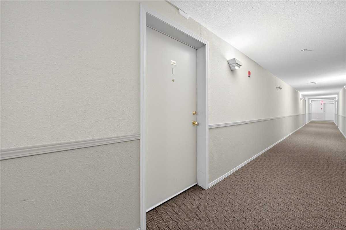 2000 Citadel Meadow Point NW 206