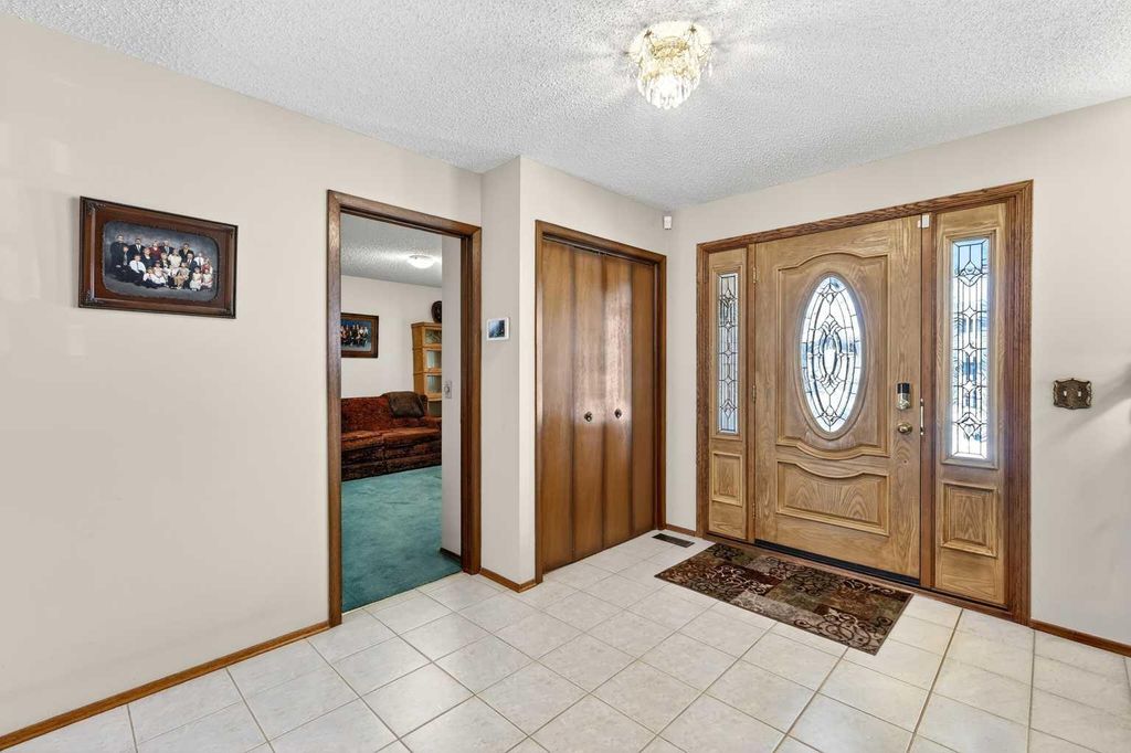 Photo of 168 Templewood Drive NE, Calgary, AB T1Y 4G8 (MLS # A2303727)