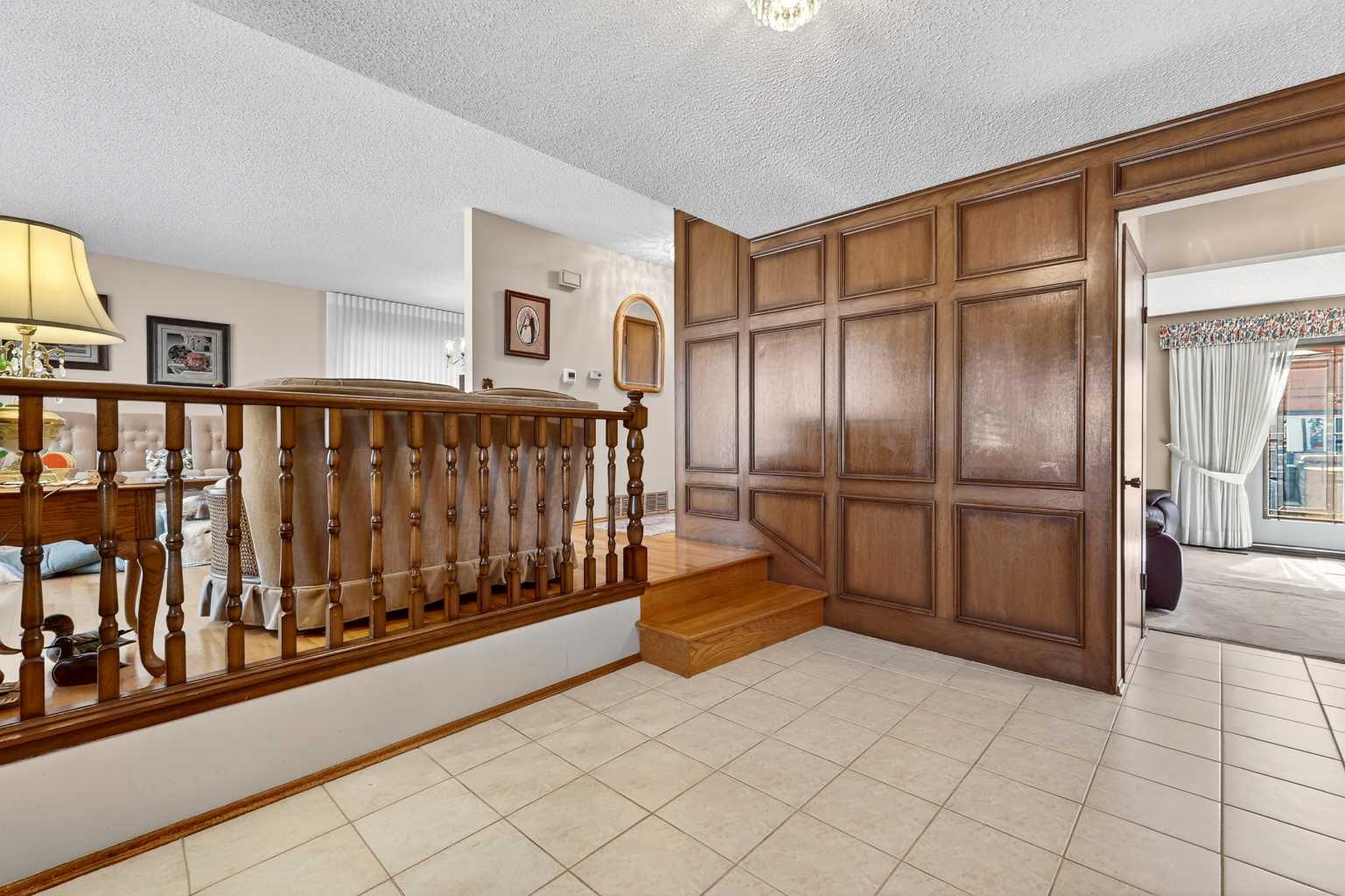 168 Templewood Drive NE