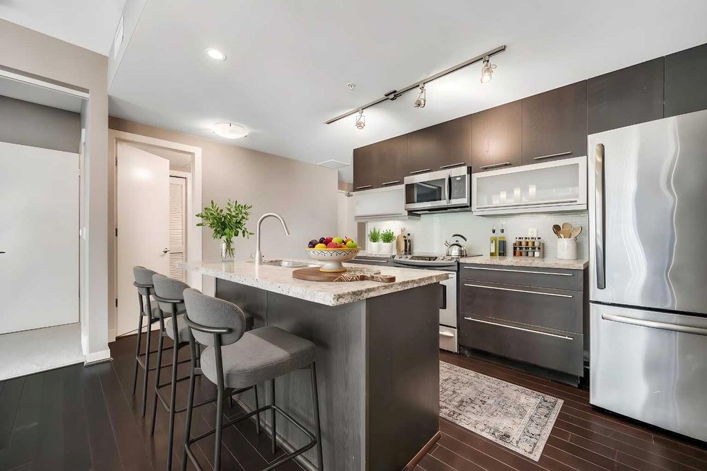 Photo of 215 13 Avenue SW #2001, Calgary, AB T2R 0V6 (MLS # A2299039)