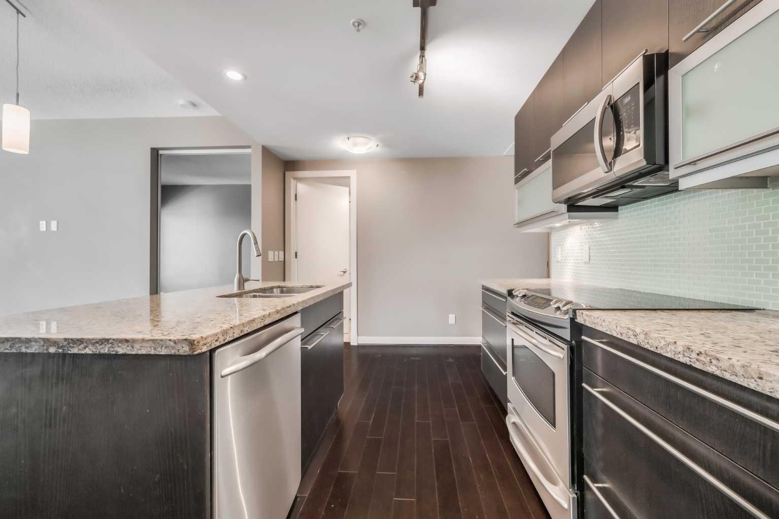 215 13 Avenue SW 2001