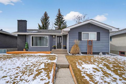 Photo of 425 Woodland Crescent SE, Calgary, AB T2J 1J7 (MLS # A2296843)
