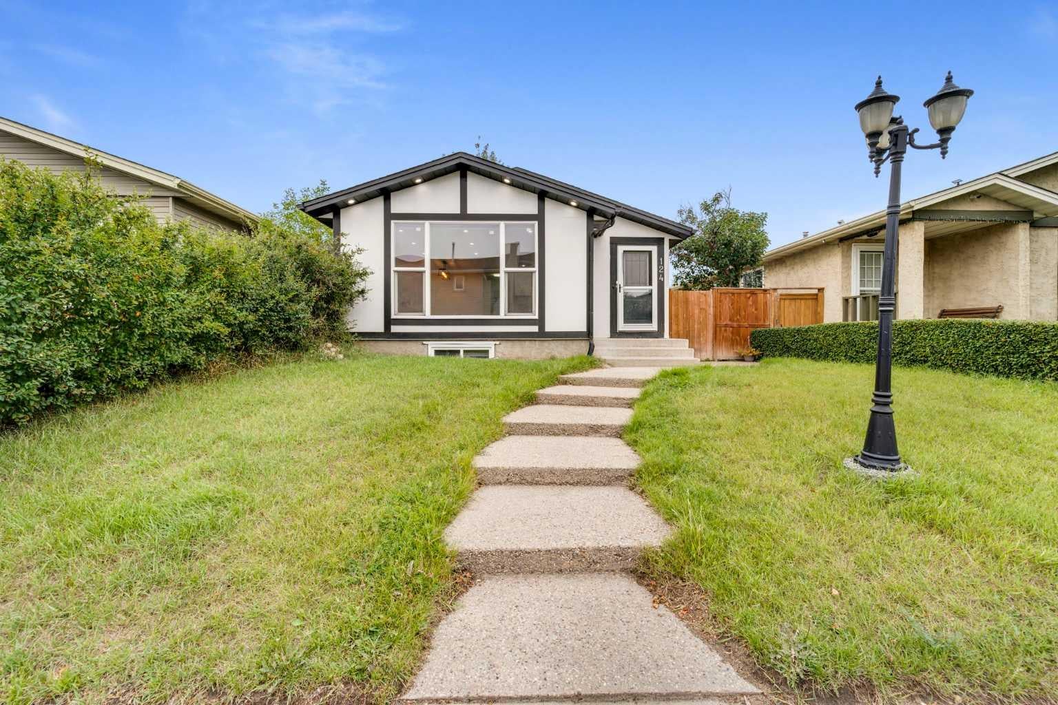 124 Castlebrook Road NE