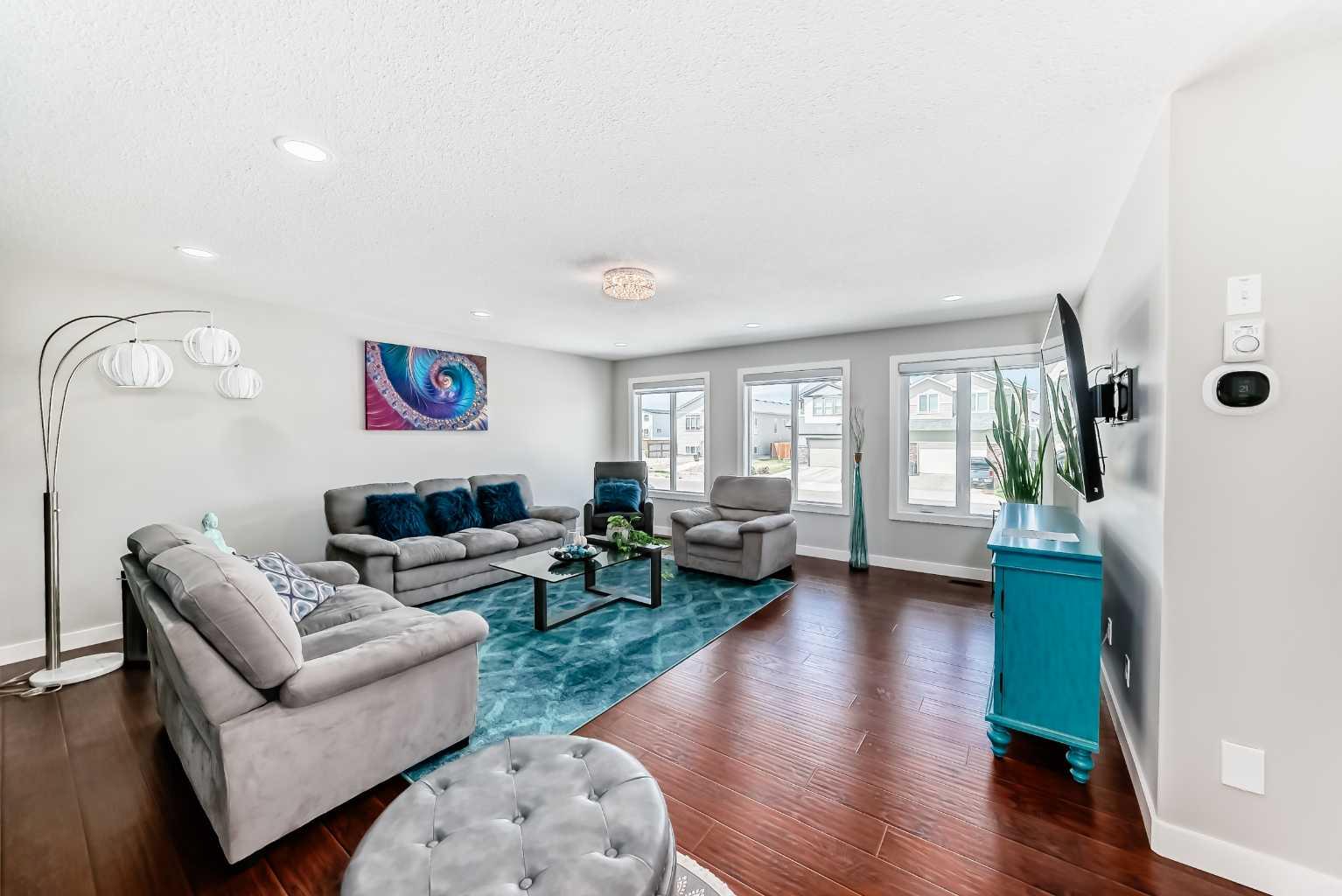 636 Aquitania Boulevard W