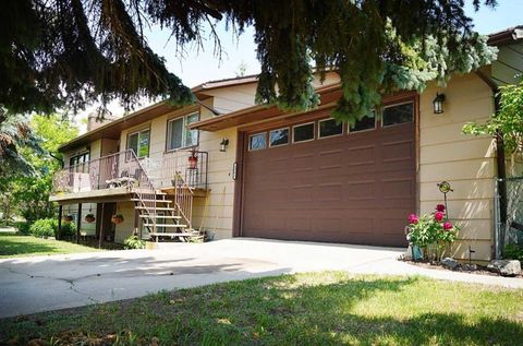 Photo of 4803 47 Street, Hardisty, AB T0B 1V0 (MLS # A2327910)