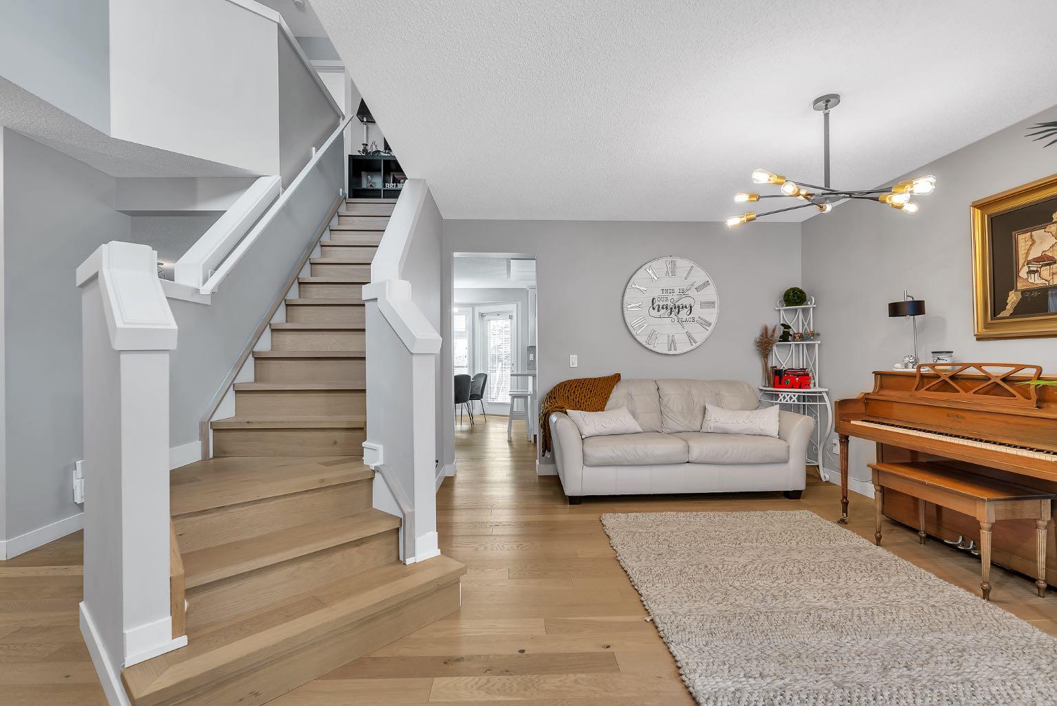 419 Rocky Ridge Bay NW