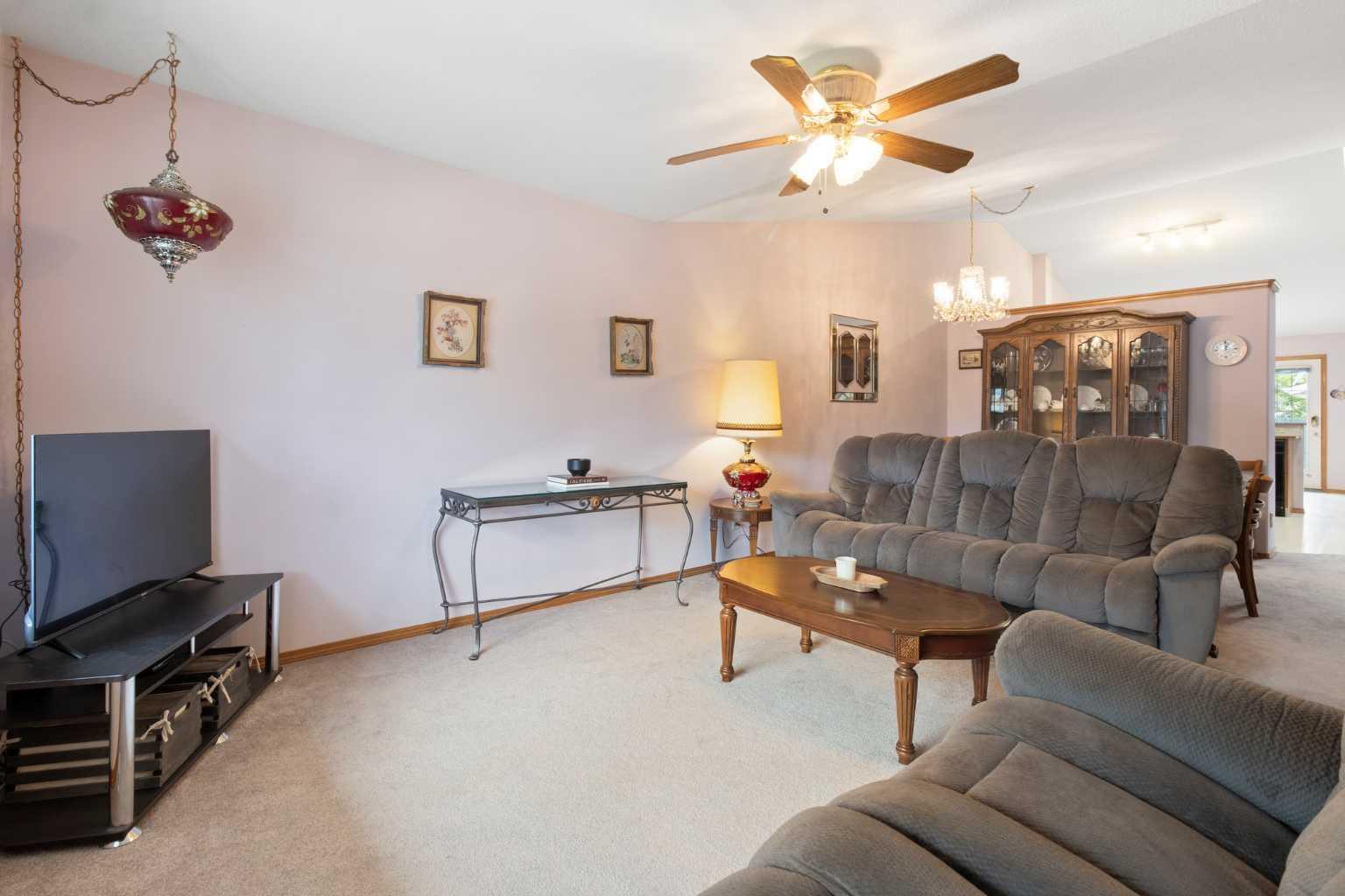 520 Lakeside Boulevard