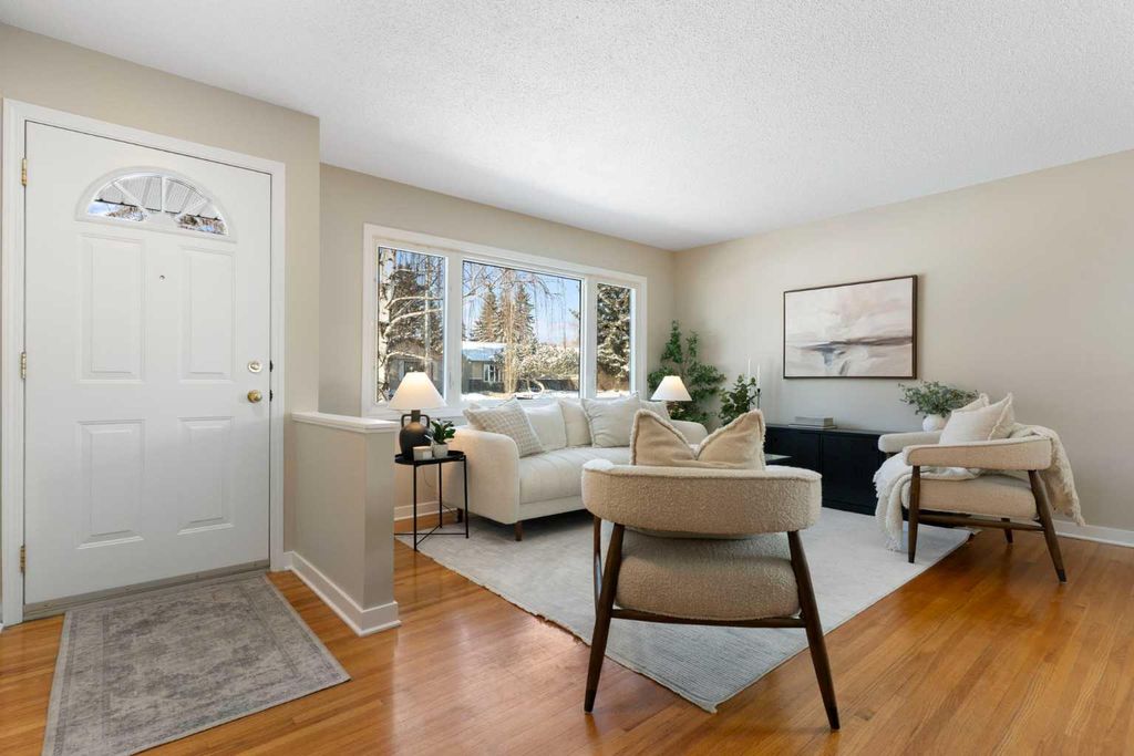 Photo of 123 Glacier Drive SW, Calgary, AB T3E 5A3 (MLS # A2288194)