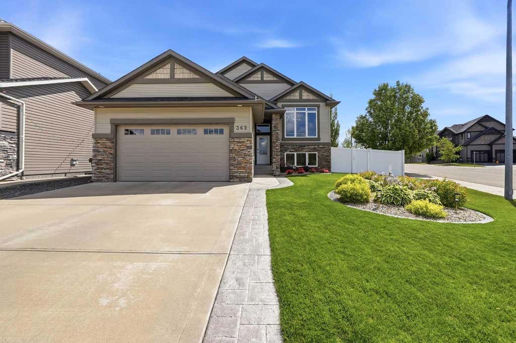 Photo of 362 Webster Drive, Red Deer, AB T4N 1E2 (MLS # A2334316)