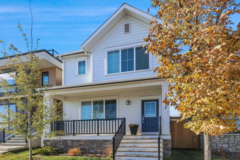 15117 37 Street SW Calgary AB T2Y 0R7