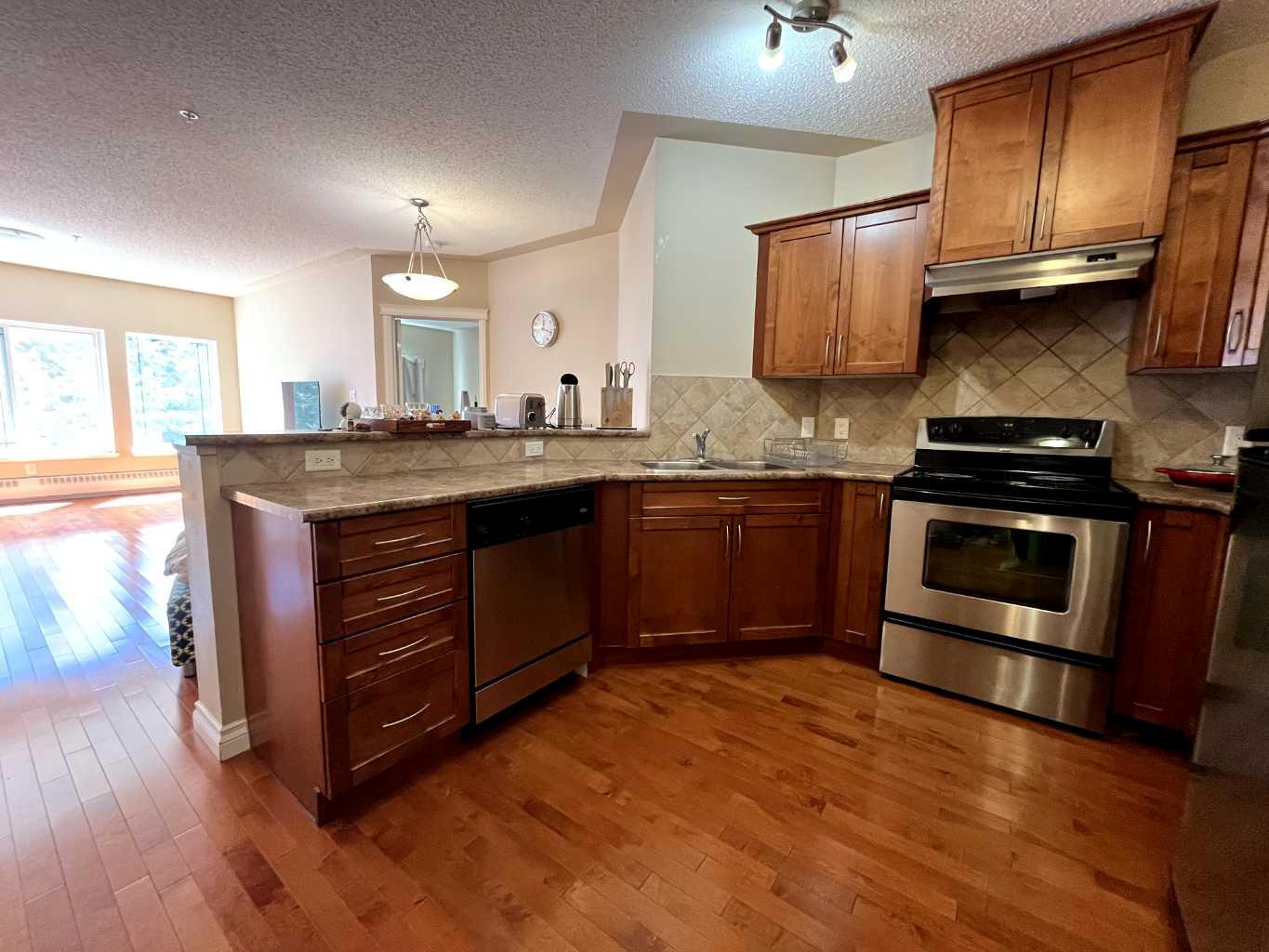 30 Discovery Ridge Close SW 305