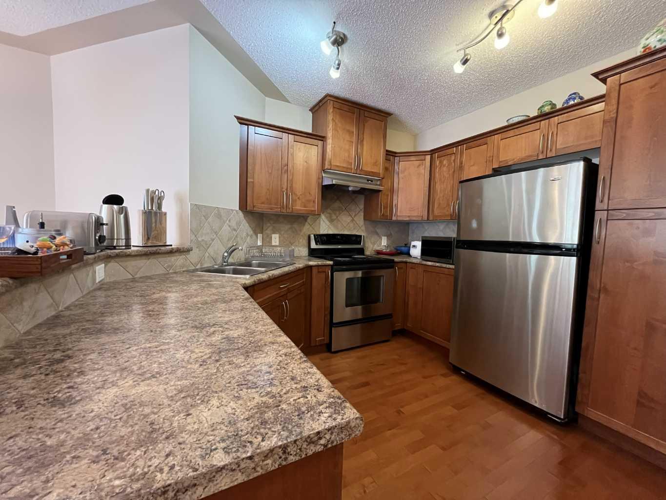 30 Discovery Ridge Close SW 305