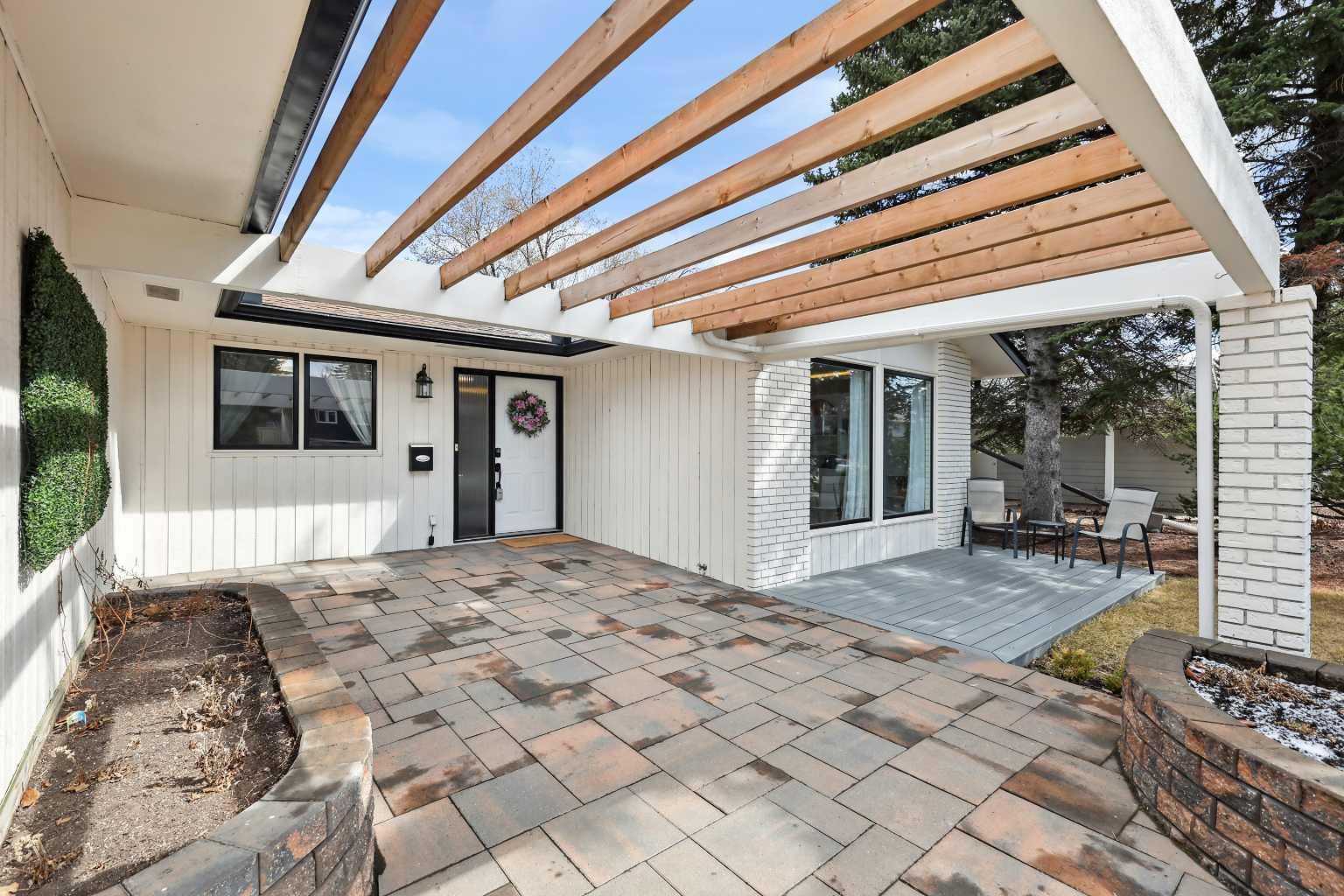 2908 Palliser Drive SW