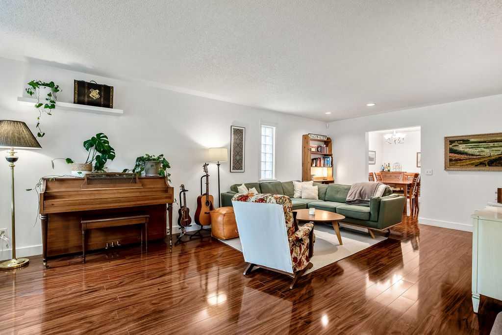 1926/1928 32 Street SW