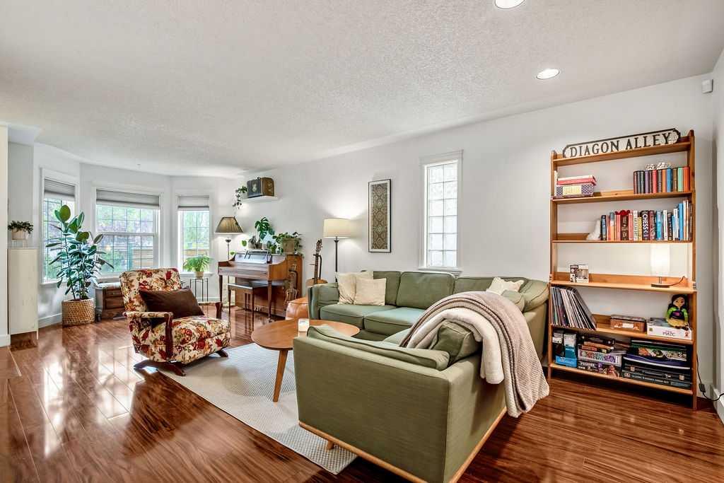 1926/1928 32 Street SW