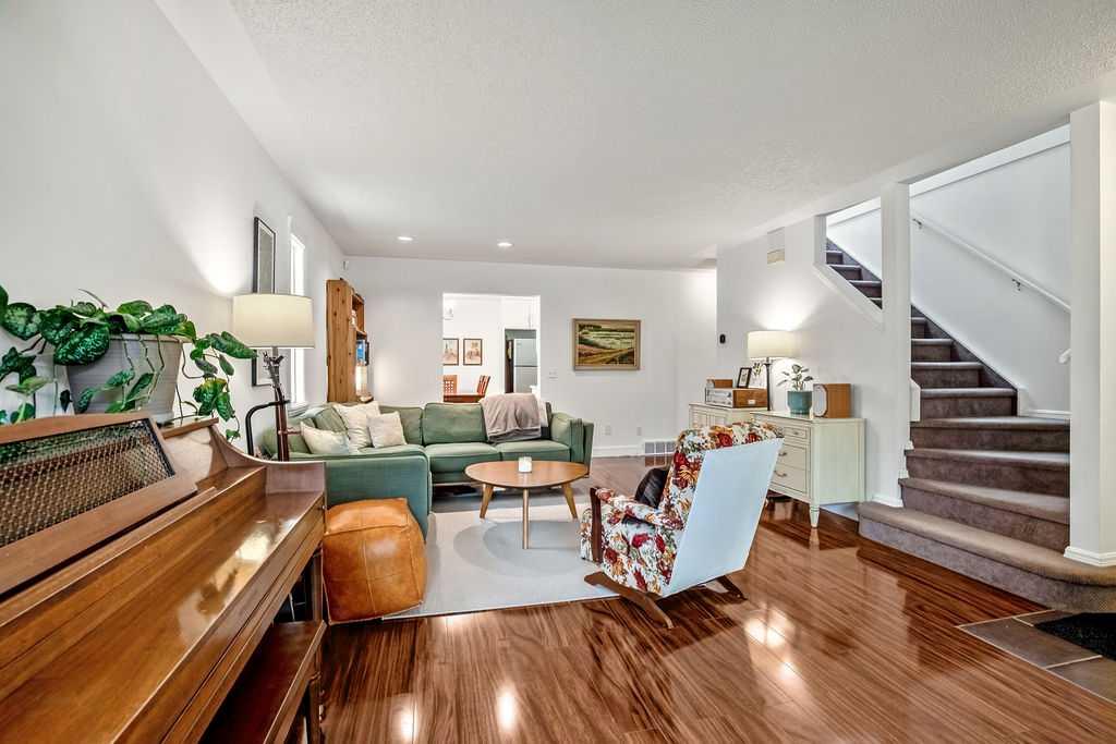 1926/1928 32 Street SW