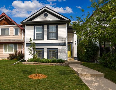 Photo of 247 Copperfield Heights SE, Calgary, AB T2Z 4R4 (MLS # A2332178)