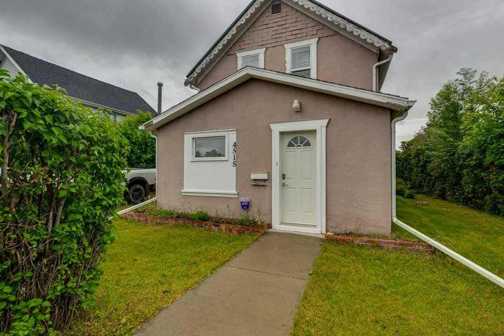 Photo of 4515 50 Avenue, Innisfail, AB T4G 1R3 (MLS # A2322128)