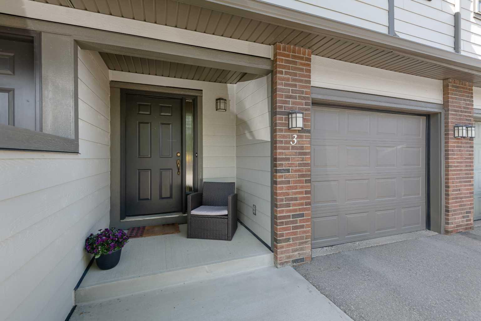 185 Woodridge Drive SW 3