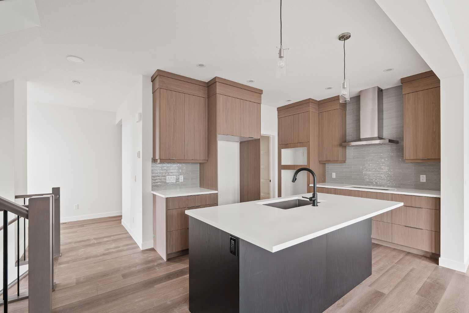 83 Silver Spruce Bay SW