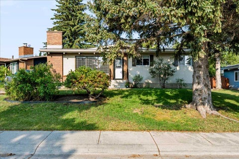 Photo of 10827 Brae Road SW, Calgary, AB T2W 1E2 (MLS # A2335111)