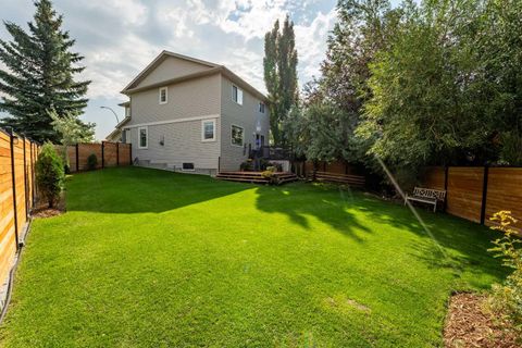 76 Cranfield Place SE Calgary AB T3M 1B3