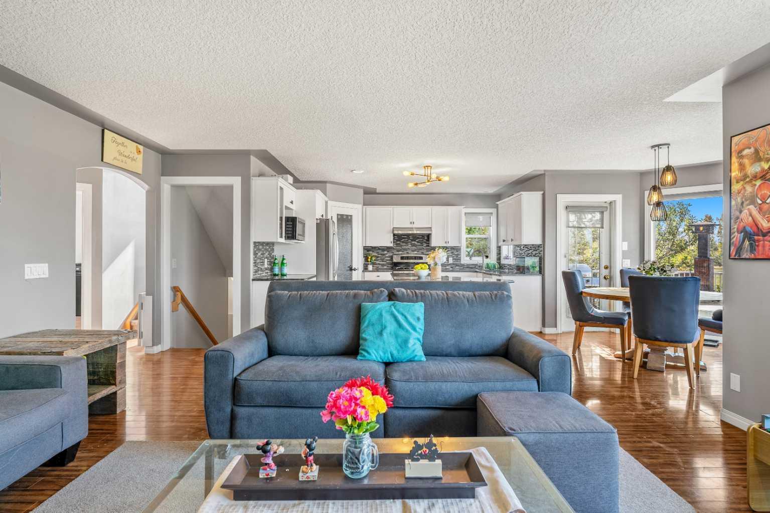 216 Stonegate Place NW