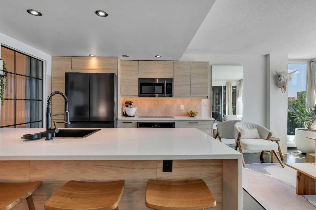 Photo of 188 15 Avenue SW #305, Calgary, AB T2R 1S4 (MLS # A2335036)