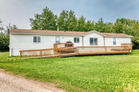 Photo of 11 3 Street, Gadsby, AB T0C 1K0 (MLS # A2331501)